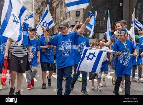 New York Us 22052022 Participants Holding Israeli Flags March Along Fifth Avenue During The