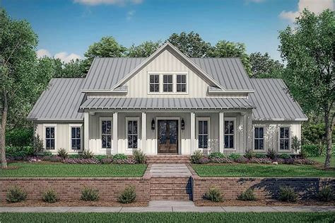 Farmhouse Home Bedrms Baths Sq Ft Plan