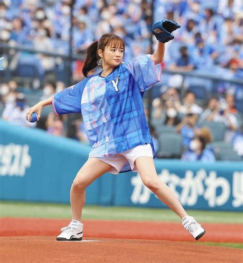 大原櫻子がハマスタに魔法！背番号“39”で惜しくもツーバン始球式「自分の中では合格点。難しかった」：中日スポーツ・東京中日スポーツ