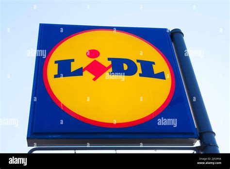 Lidl logo Fotos und Bildmaterial in hoher Auflösung Alamy