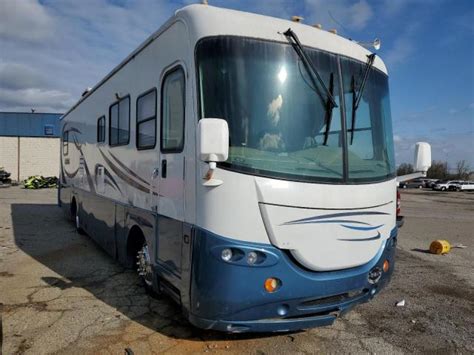 2005 FREIGHTLINER CHASSIS X LINE MOTOR HOME For Sale MI DETROIT