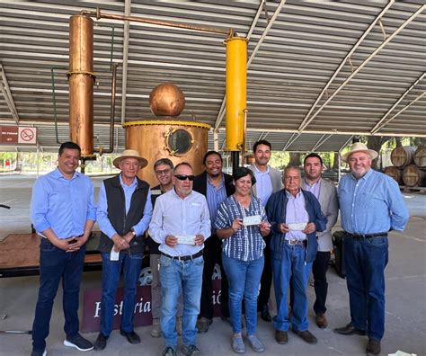 Región de Coquimbo Productores de uva pisquera reciben crédito de