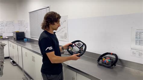 VIDEO: How the new Gen3 steering wheel differs