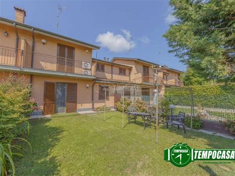 Vendita Villa A Schiera In Via Padre G Puglisi Vernate Ottimo Stato