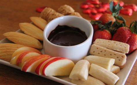 Best Dippers for Chocolate Fondue - Discover Finer Living