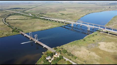 Drone Trem sobre a Ponte do Canal São Gonçalo entre Rio Grande RS e