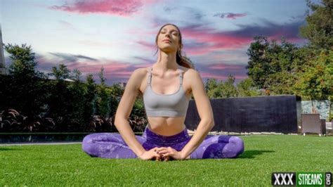 TEAMSKEET THEREALWORKOUT Andi Rose A Stretch A Shower And A Fuck Sesh K