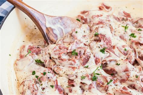 Super Easy Creamed Chipped Beef Recipe 5 Variations