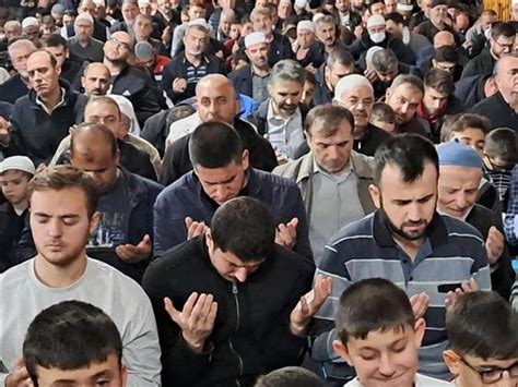 Mazlumlara Dua Filistine Vefa Ailecek Sabah Namaz Bulu Mas