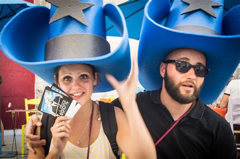 Au festival d Avignon la rue est un théâtre Les voyages de mat