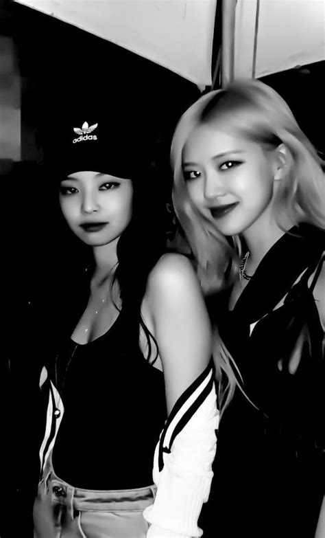 Rosé Y Jennie Bw Kadın Duvar Kağıdı Hayat