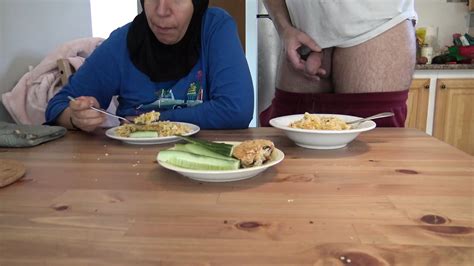 Marokkaanse Arabische Oma In Hijab Werd Geflitst Met Een Pik Echte