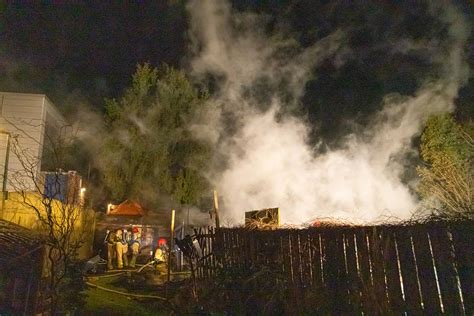 Veel Rook Bij Brand In Schuur Huizen