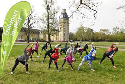 Im Juli und August Fit in den Tag hinter dem Schloss und in Mühlburg