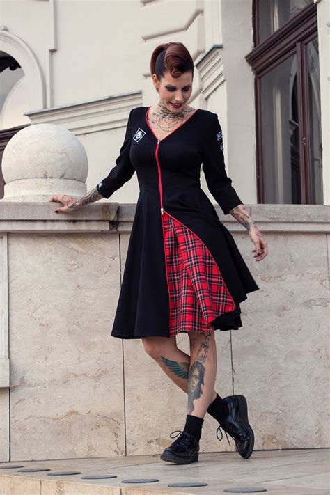 Daj Pomembnost meteor robe pin up rockabilly Potujoči trgovec roman