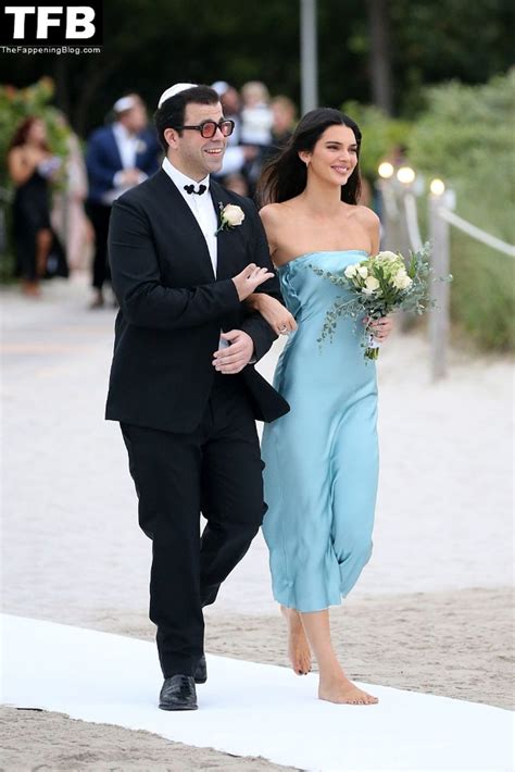 Kendall Jenner Bella Hadid Look Radiant As Barefoot Bridesmaids At A