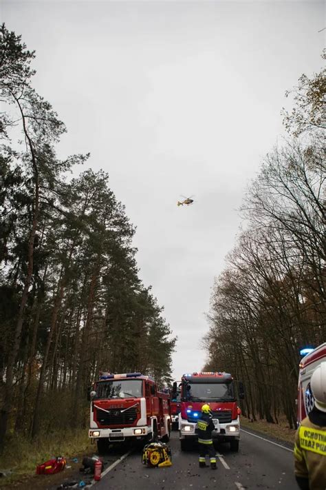 Tragiczny Wypadek Na Dk Pod Pi Zgin A Jedna Osoba A Cztery