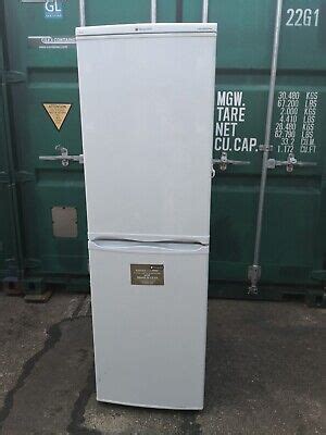 Hotpoint Iced Diamond Freestanding Fridge Freezer RFA52P White Used