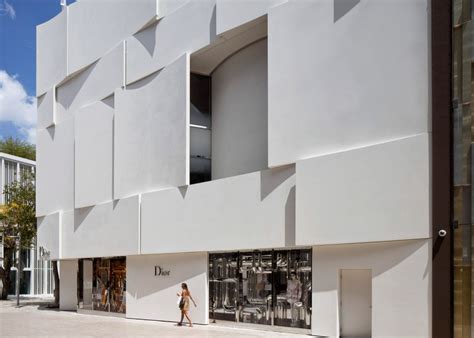 Miami Dior Boutique By Barbarito Bancel Has Pleats