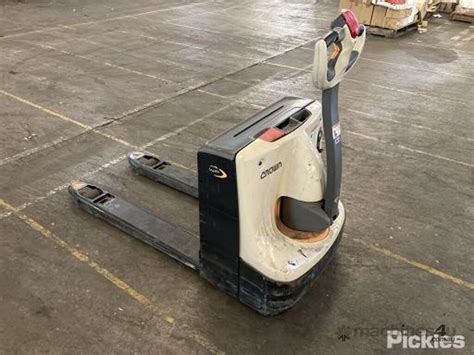 Used 2019 Crown 2019 Crown Walk Behind Electric Pallet Jack Powered