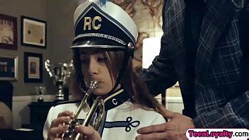 Kristen Cabalgando La Enorme Polla De Sus Instructores XVIDEOS