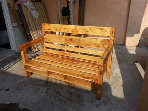 Kerusi Pallet, Furniture & Home Living, Furniture, Chairs on Carousell
