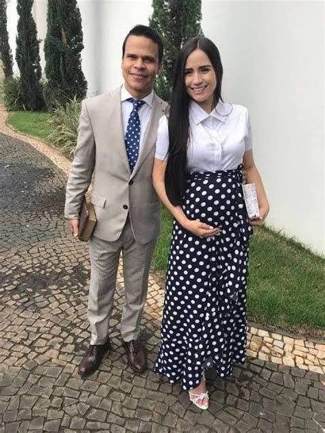 Pin De Arelis Laguna Em Sombreros Moda Casal Looks Gestantes Looks