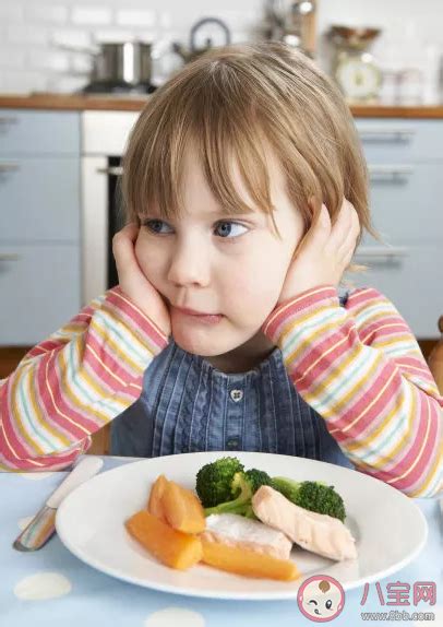 孩子挑食强迫吃饭好吗 孩子挑食不肯吃饭怎么解决 八宝网