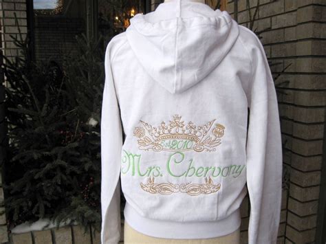 CUSTOM HOODIES EMBROIDERY « EMBROIDERY & ORIGAMI