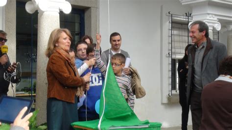 La Delegada De Educaci N Iza La Bandera Verde Concedida Al Ceip