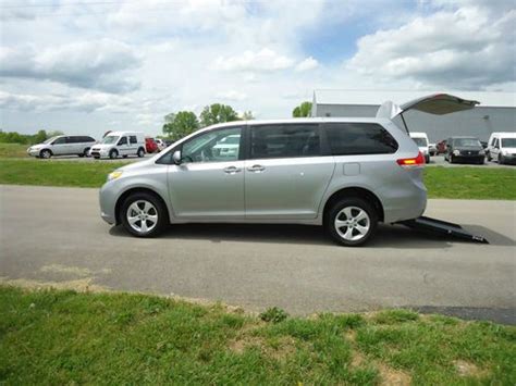 Purchase Used Toyota Sienna Wheelchair Handicap Ramp Van Rear