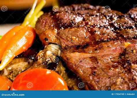 Bife Grelhado Do Ribeye Imagem De Stock Imagem De Delicioso 17954749