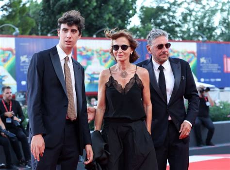 Venezia 80 Sergio Castellitto E Pietro Castellitto Con La Famiglia Sul