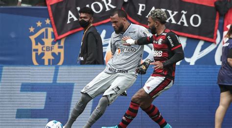 Atlético Mineiro vence Flamengo após pênaltis históricos e é campeão da