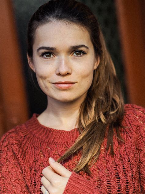 Zooemoore in Tears? The Emotional Response to the Massive Private Leak 7