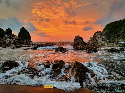 Pantai Payangan Jember Jawa Timur Pesona Panoramanya Berbeda Dengan