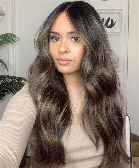 Simple Long Wavy Hairstyles