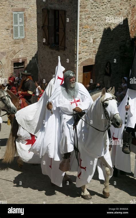 Mounted Knight Templar, Medieval Festival on 14 July in Cordes-sur-Ciel ...