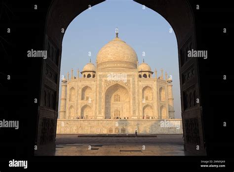 Shah Jahan Built Taj Mahal Hi Res Stock Photography And Images Alamy