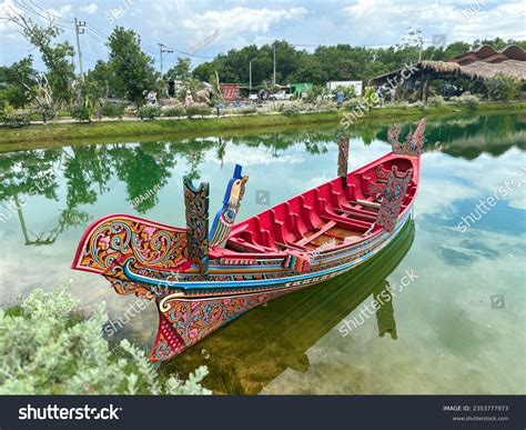 perahu kolek   royalty  licensable stock  shutterstock