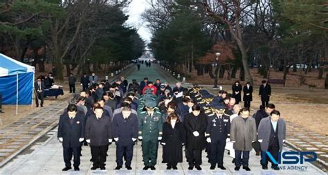 주낙영 경주시장 갑진년 청룡의 새해 충혼탑 참배로 업무 시작 Nsp통신