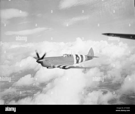 Aircraft Of The Royal Air Force 1939 1945 Supermarine Spitfire
