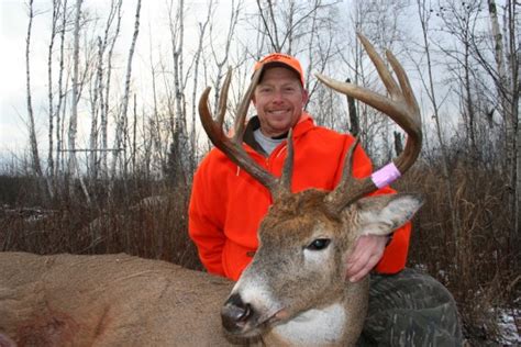 Camp Narrows Lodge Ontario Hunting Whitetail Deer