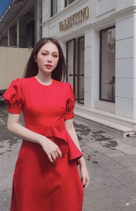 Khi độc thân thì không ngại bikini sexy từ ngày yêu thiếu gia nhà hào môn đến đồ bơi Linh Rin