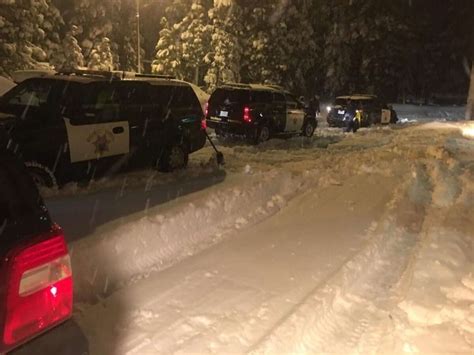 I 80 Remains Closed As Blizzard Dumps 10 Feet Of Snow On Sierra