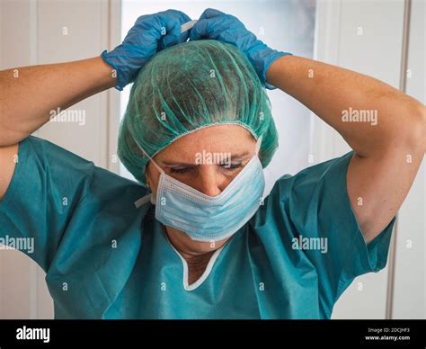 Professional Woman Hi Res Stock Photography And Images Alamy