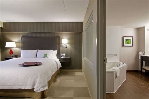 Hampton Inn & Suites by Hilton Toronto Markham Reviews, Deals & Photos ...