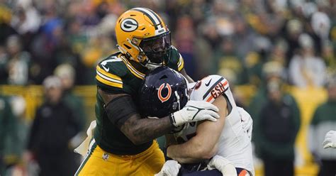 Chicago Bears vs. Green Bay Packers: Intense Rivalry Ends in 17-9 Loss ...