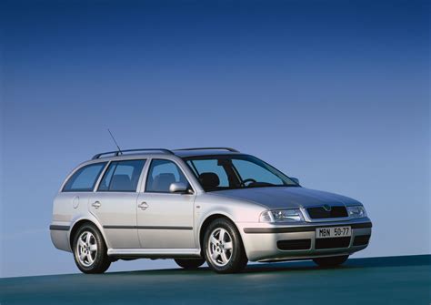 ŠKODA OCTAVIA COMBI 1 Generation 2000 Škoda Storyboard