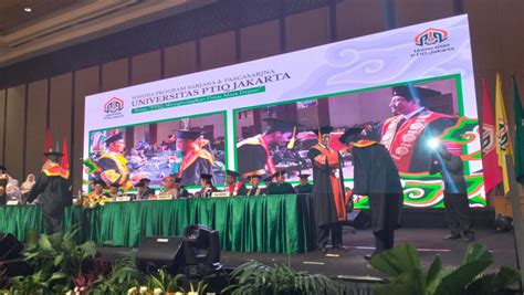 Universitas PTIQ Jakarta Gelar Wisuda Sarjana Magister Dan Doktor